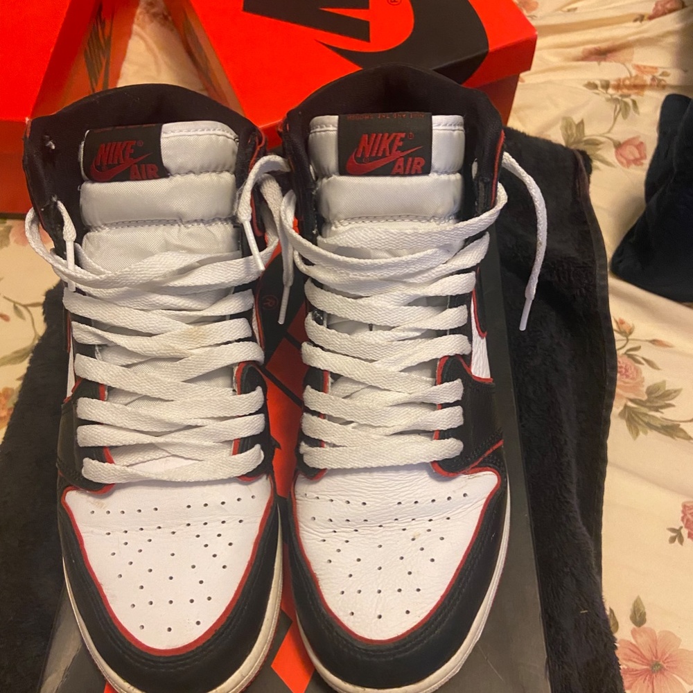 Jordan 1 Retro High OG Bloodlines